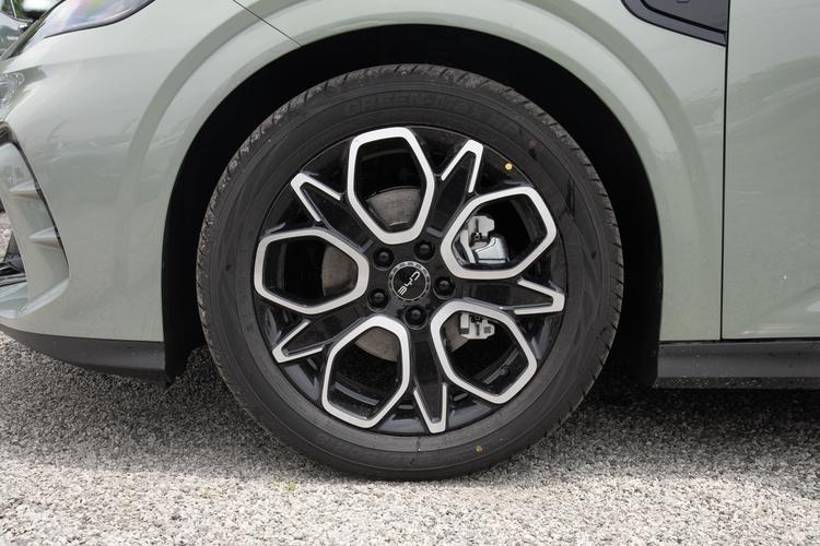 BYD Seal 06 GT - фото 12