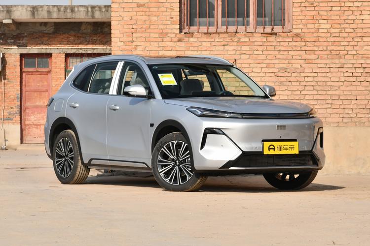 Geely Starship 7 EM-i - фото 3
