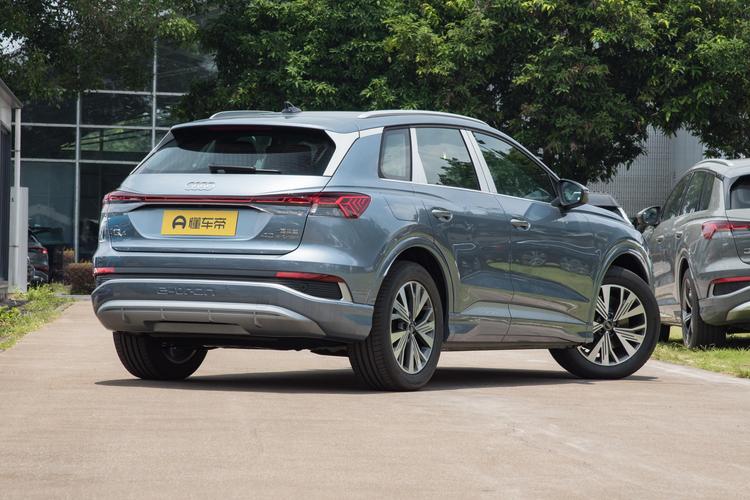 Audi Q4 e-tron - фото 7