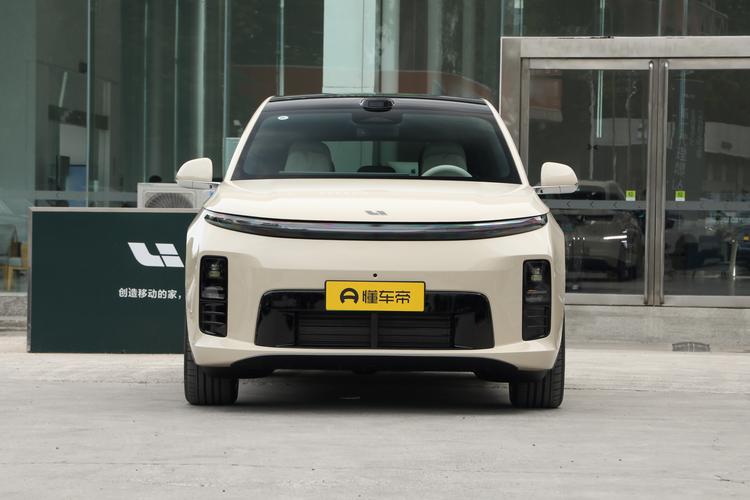Li Auto L6 - фото 2