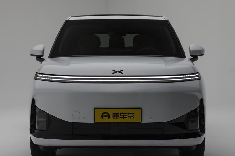 XPENG G9L - фото 16