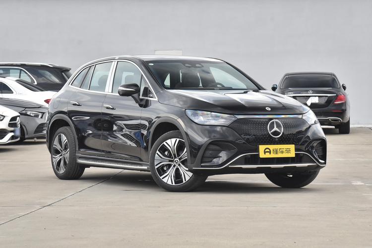 Mercedes-Benz EQE SUV - фото 3
