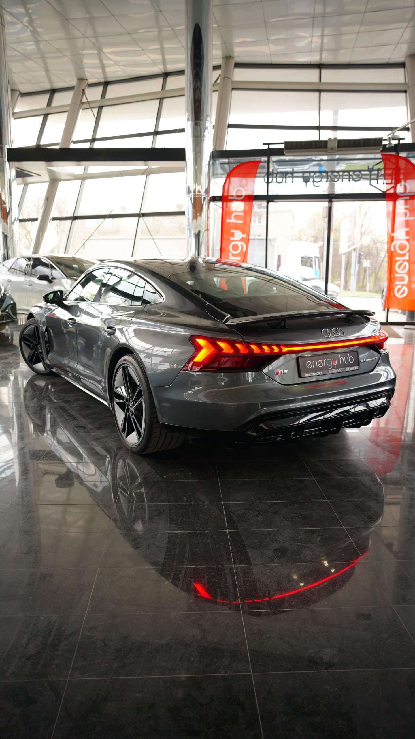Audi e-tron GT - фото 6