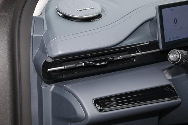 Geely E5 - фото 18