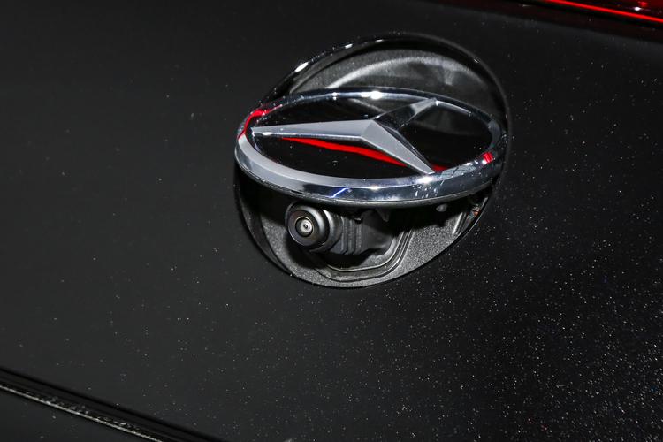 Mercedes-Benz EQE - фото 20