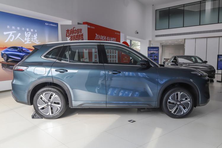 Geely Starship 7 EM-i - фото 8