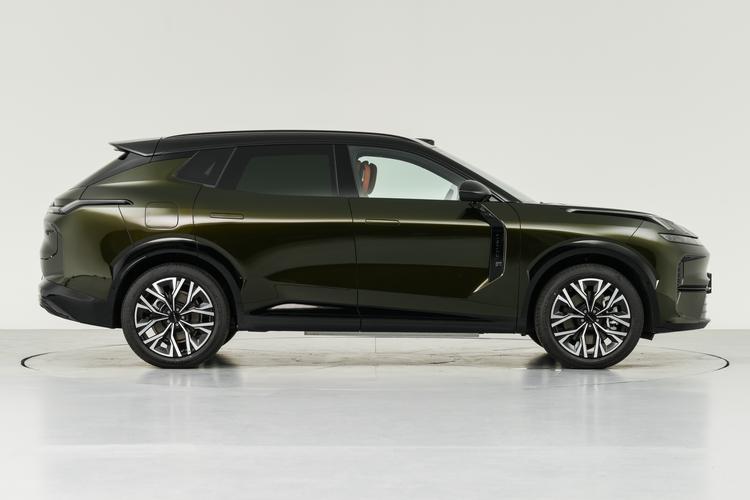Lynk & Co 08 EM-P - фото 8