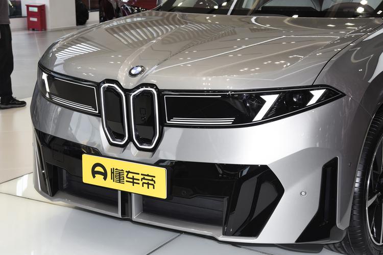 BMW iX3 - фото 12