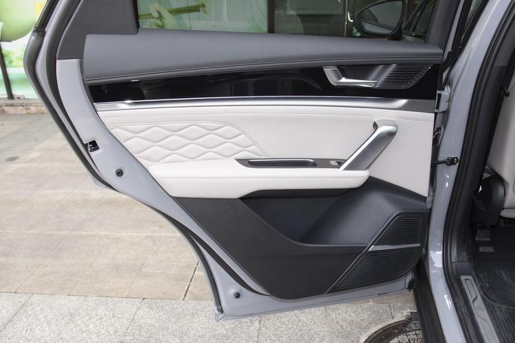 BYD Tang DM - фото 37