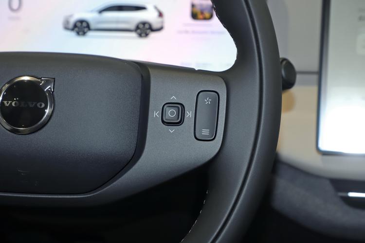 Volvo XC70 - фото 27