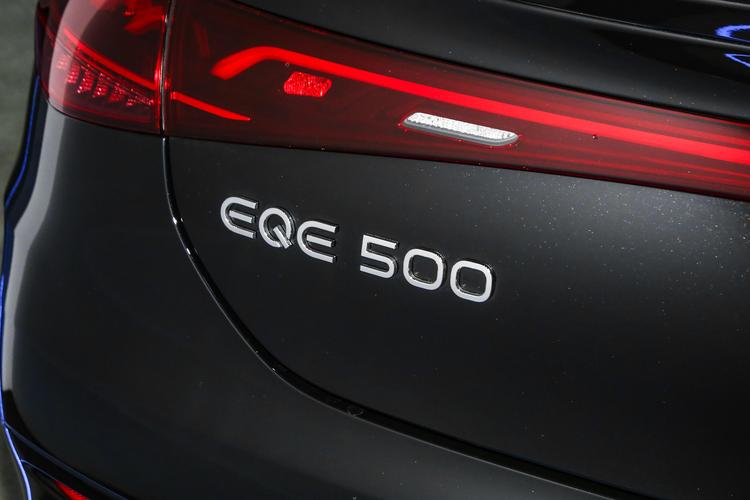 Mercedes-Benz EQE - фото 19