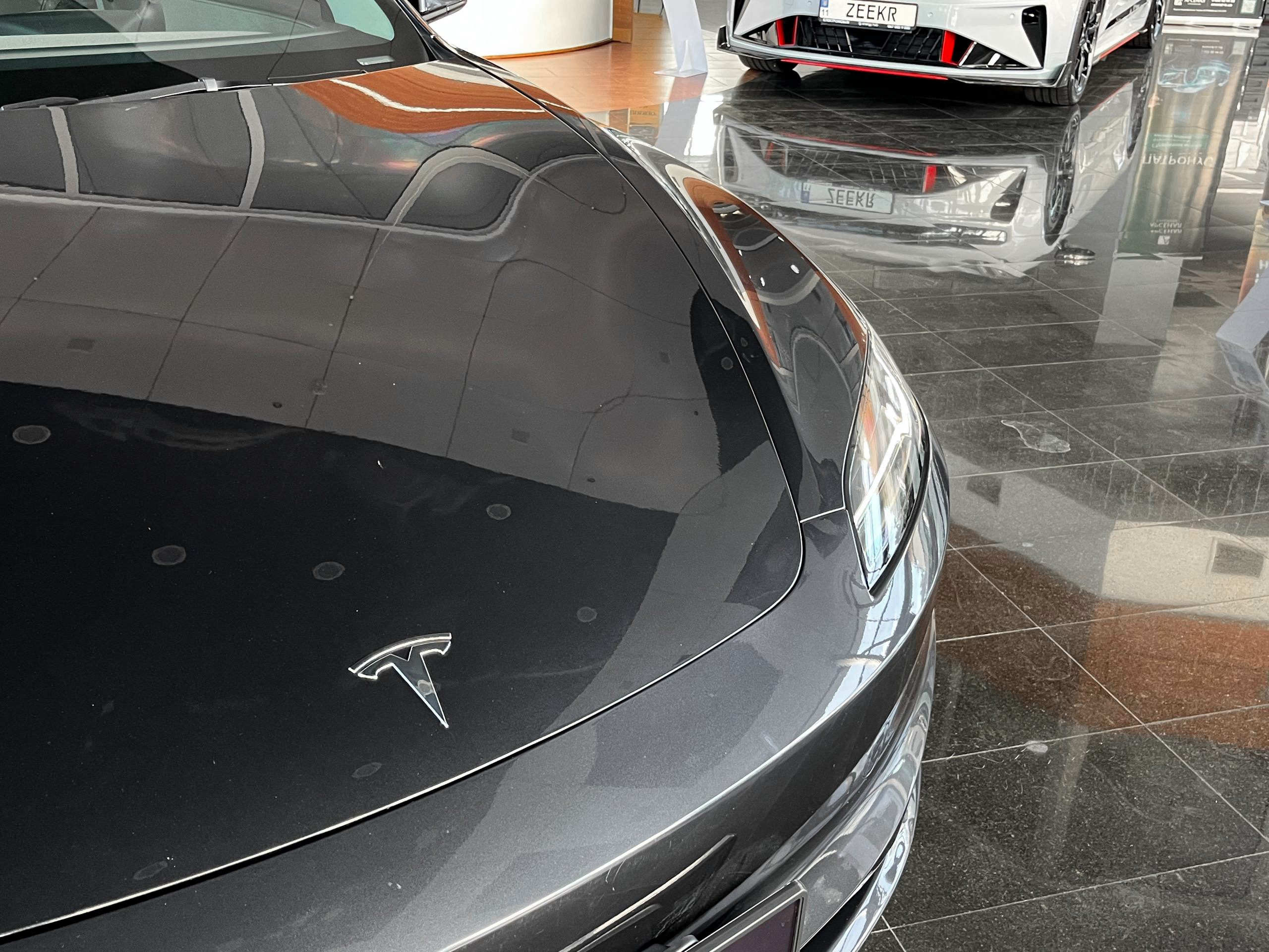 Tesla Model 3 - фото 7