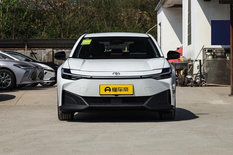 Toyota bZ3 - фото 2