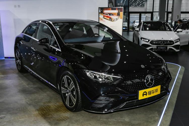 Mercedes-Benz EQE - фото 3