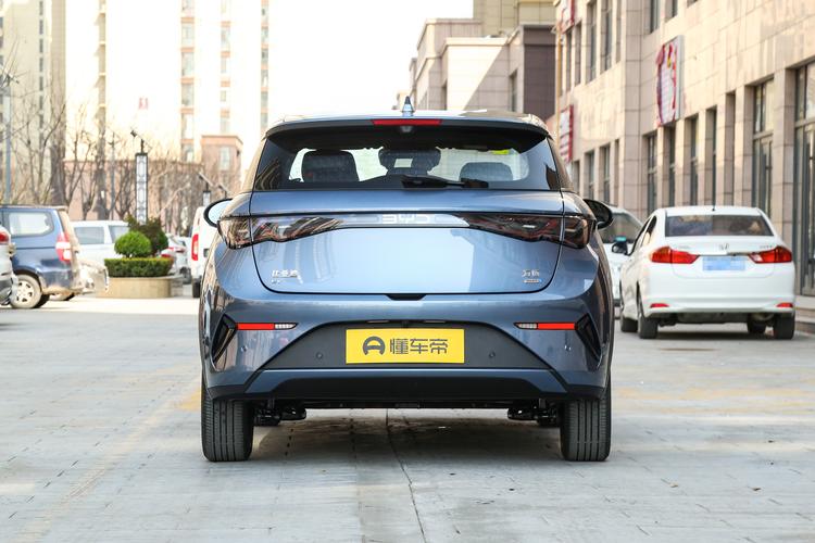 BYD Dolphin - фото 6