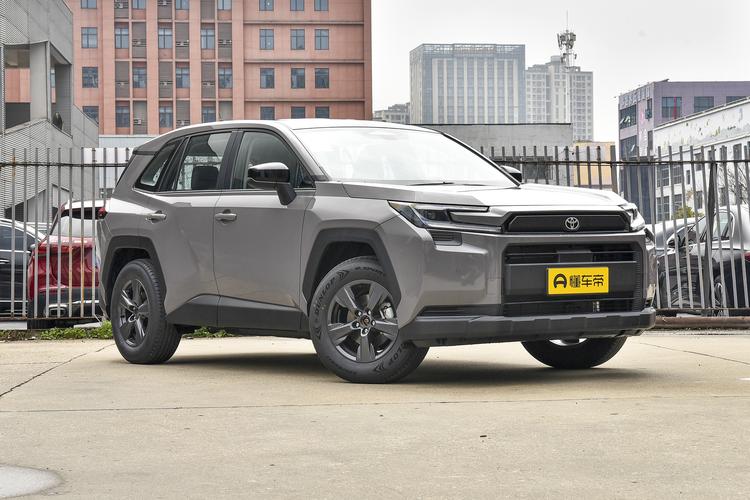 Toyota RAV4 - фото 3