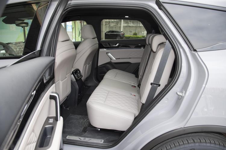 BYD Tang DM - фото 27