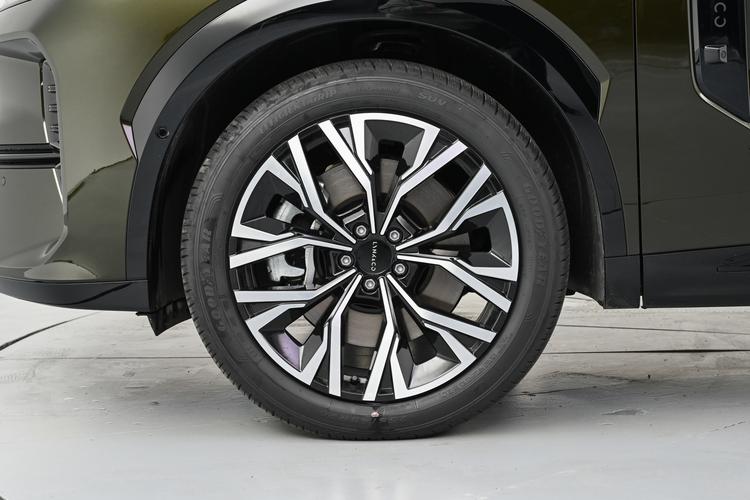 Lynk & Co 08 EM-P - фото 12