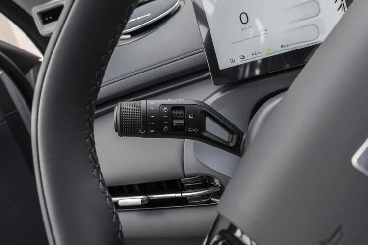 Geely Starship 7 EM-i - фото 22