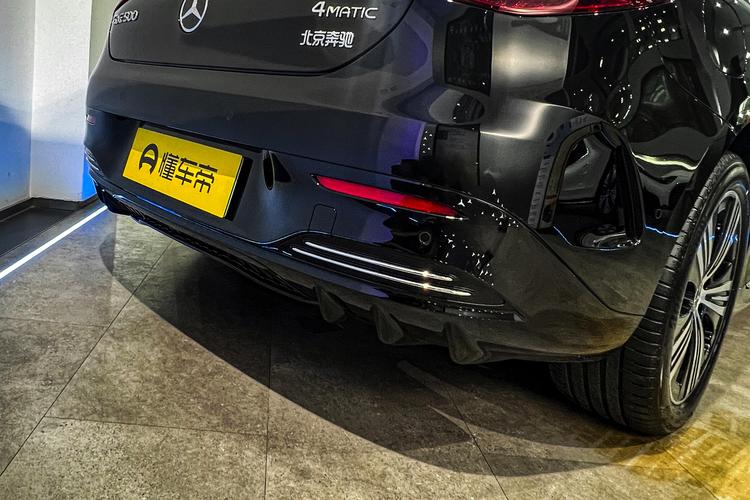 Mercedes-Benz EQE - фото 18