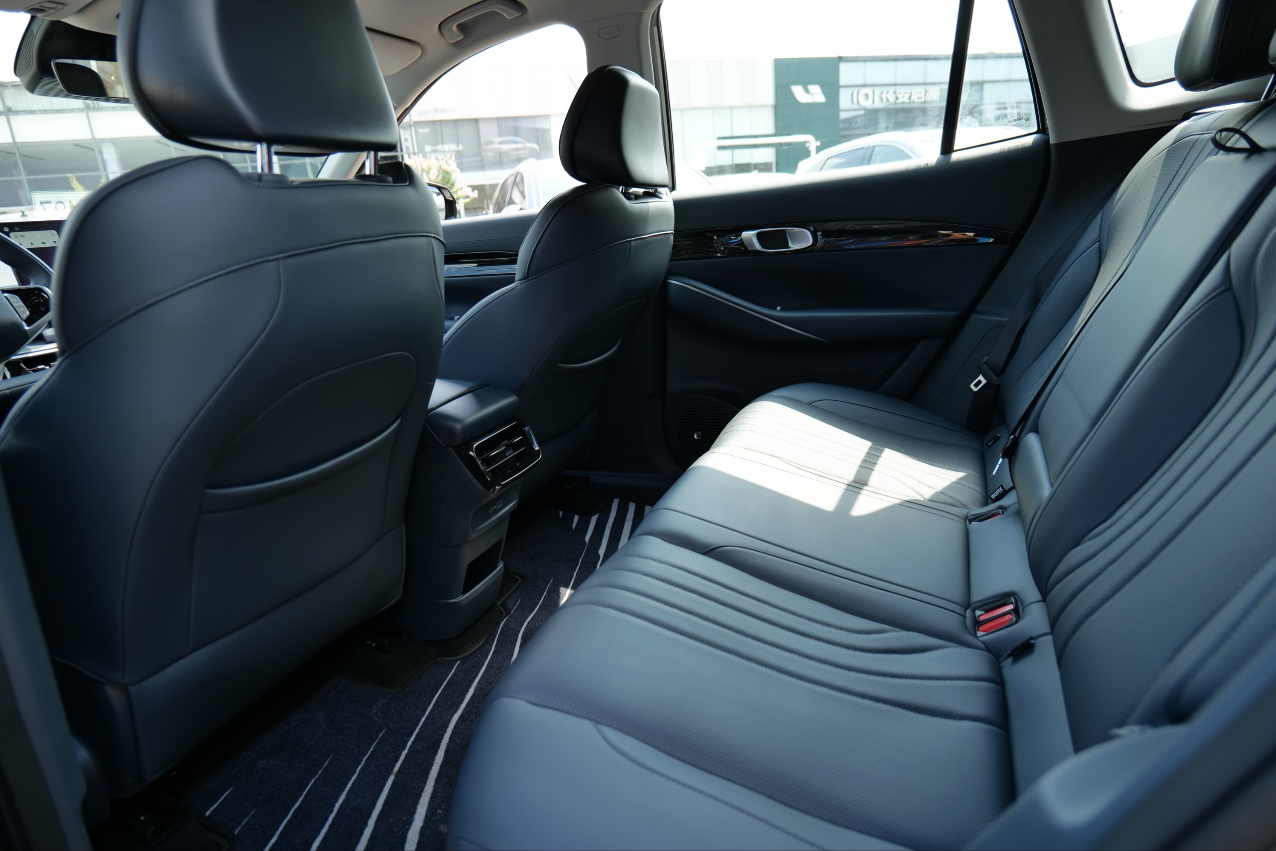 Geely E5 - фото 8