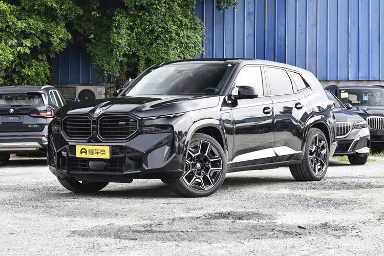 BMW XM - фото 1