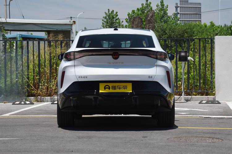 Volkswagen ID.UNYX - фото 6