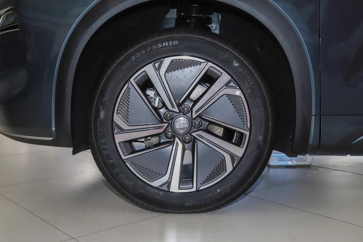 Geely Starship 7 EM-i - фото 12