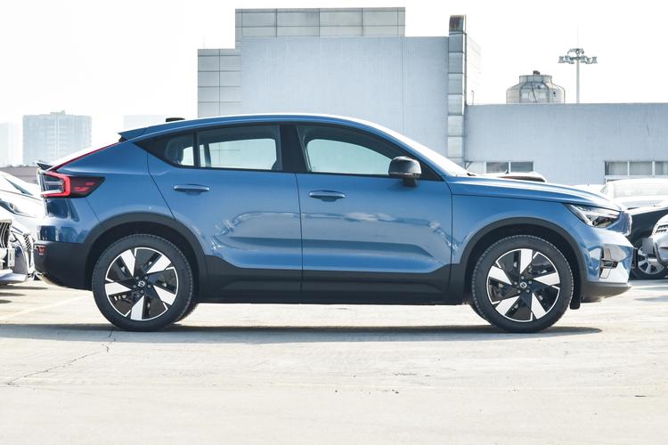 Volvo C40 Recharge - фото 8