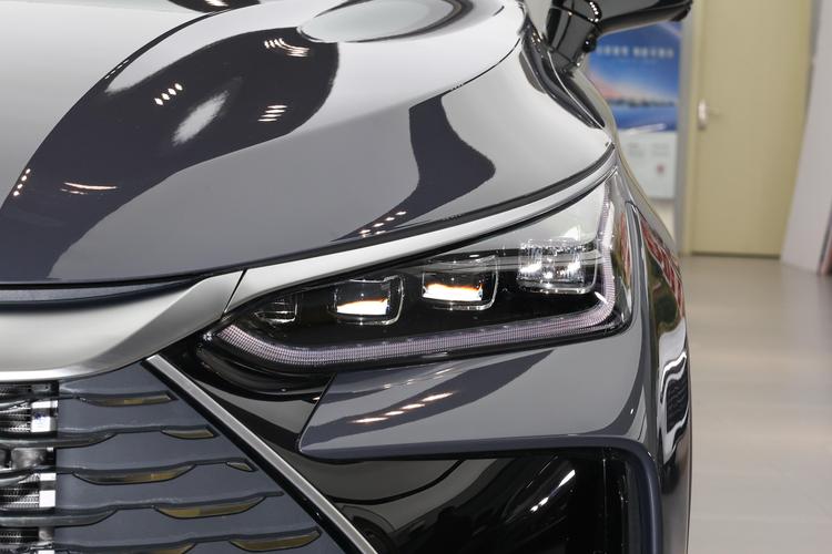 BYD Tang DM - фото 9