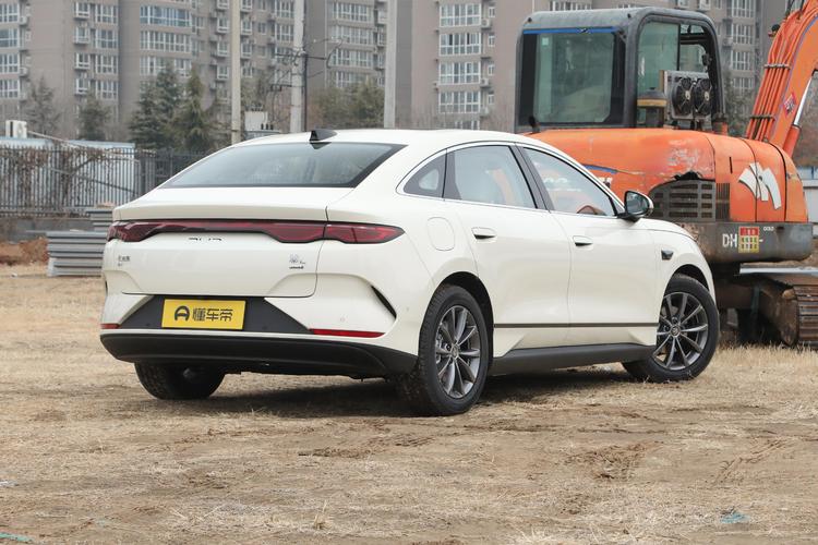 BYD Qin L EV - фото 7