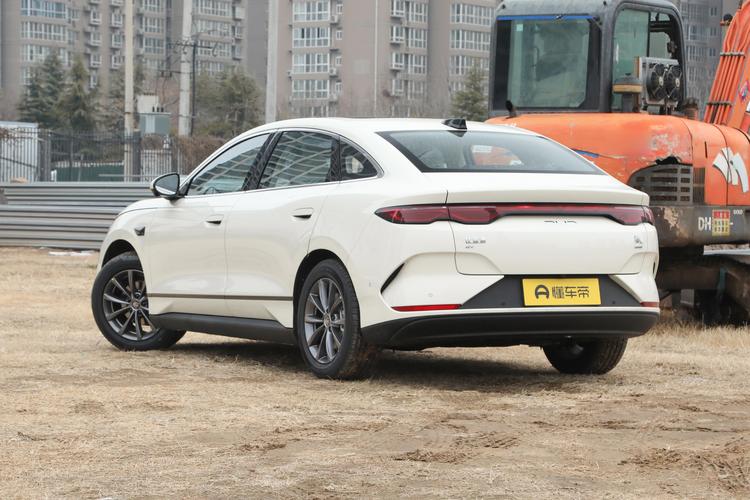 BYD Qin L EV - фото 5
