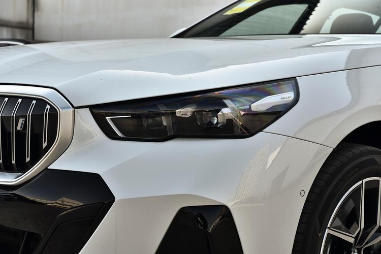 BMW i5 - фото 10