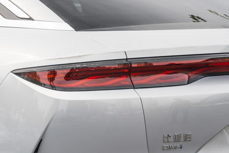 BYD Han L DM - фото 13