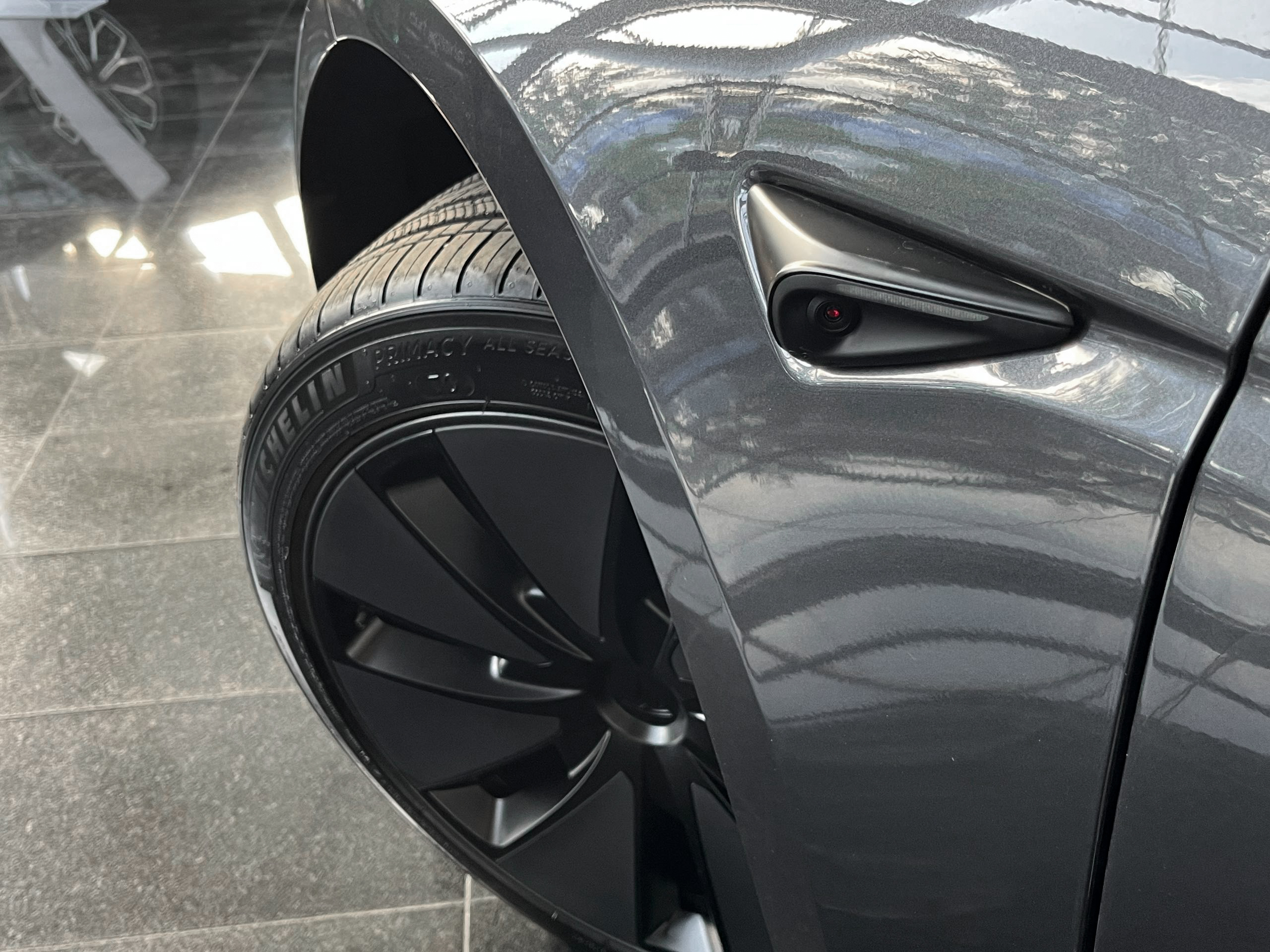 Tesla Model 3 - фото 9