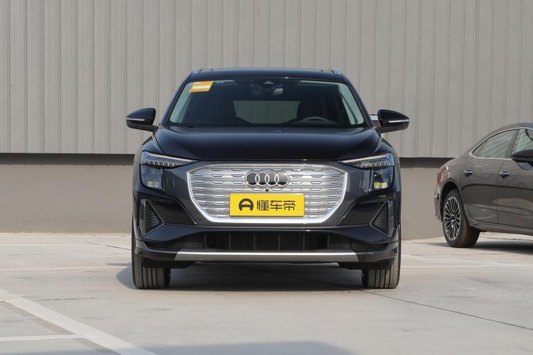 Audi Q5 e-tron - фото 2