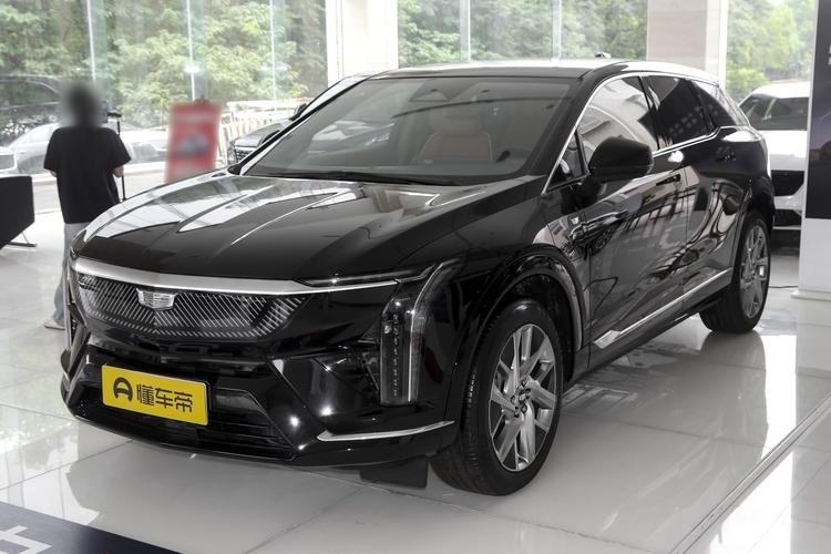 Cadillac Optiq - фото 1