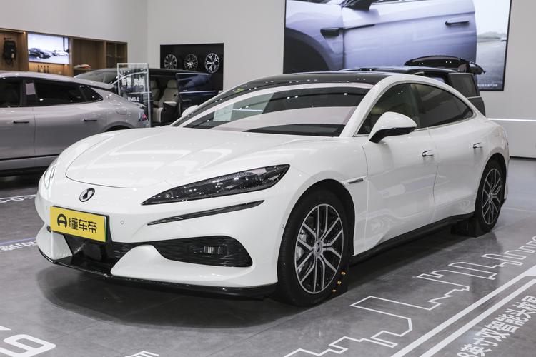 Denza Z9 EV - фото 1