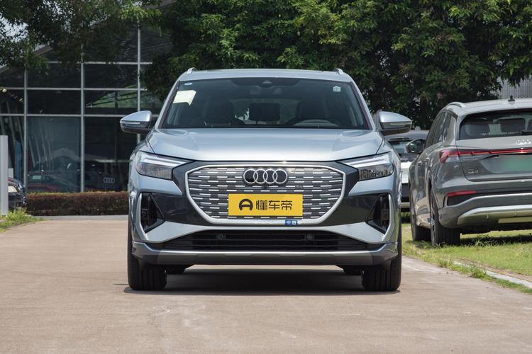 Audi Q4 e-tron - фото 2