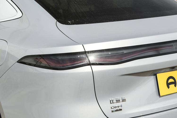 BYD Seal 08 DM - фото 12