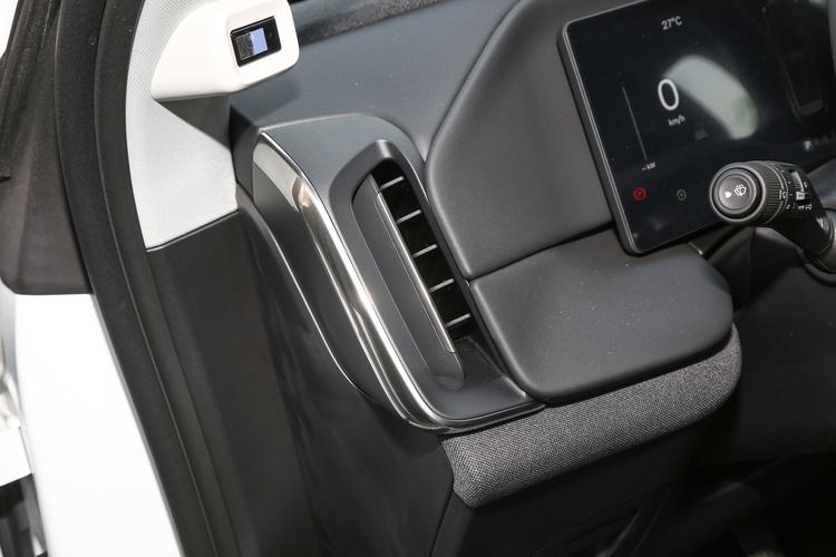 Volvo XC70 - фото 23