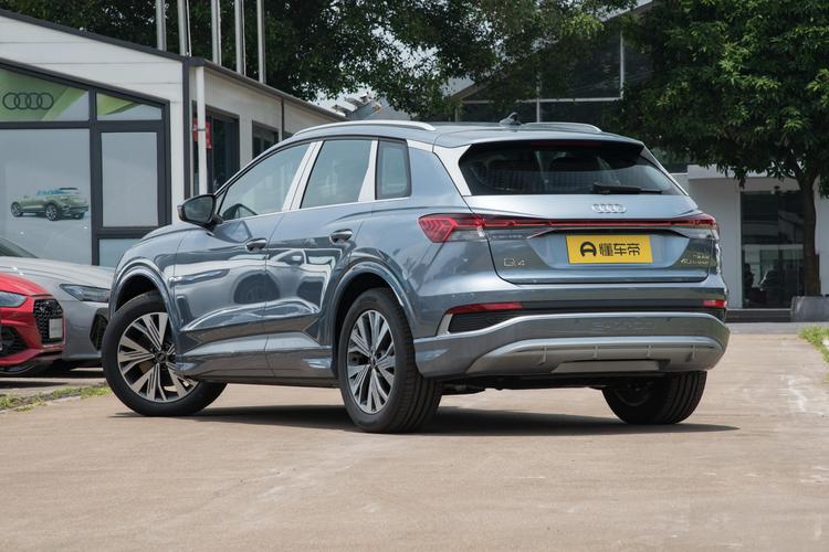 Audi Q4 e-tron - фото 5
