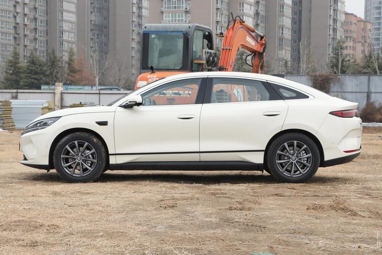 BYD Qin L EV - фото 4