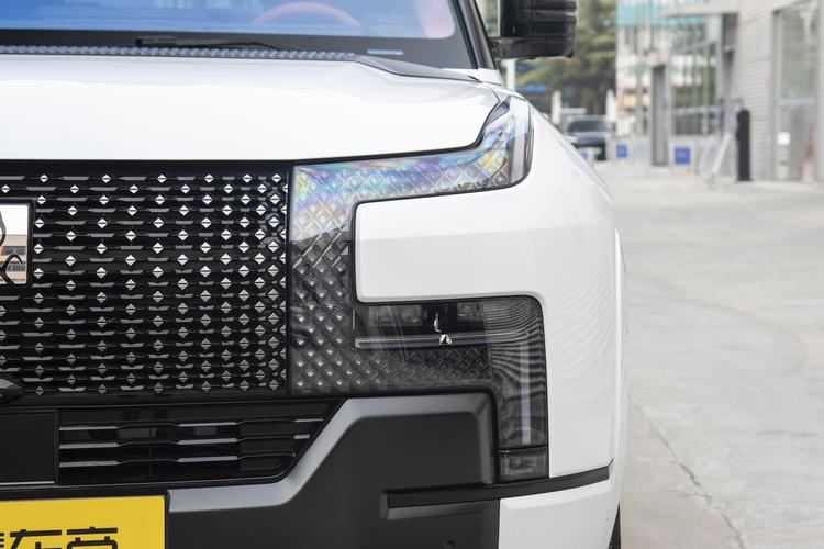 Yangwang U8 - фото 11