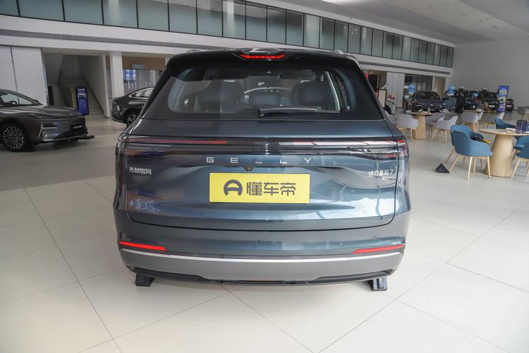 Geely Starship 7 EM-i - фото 6