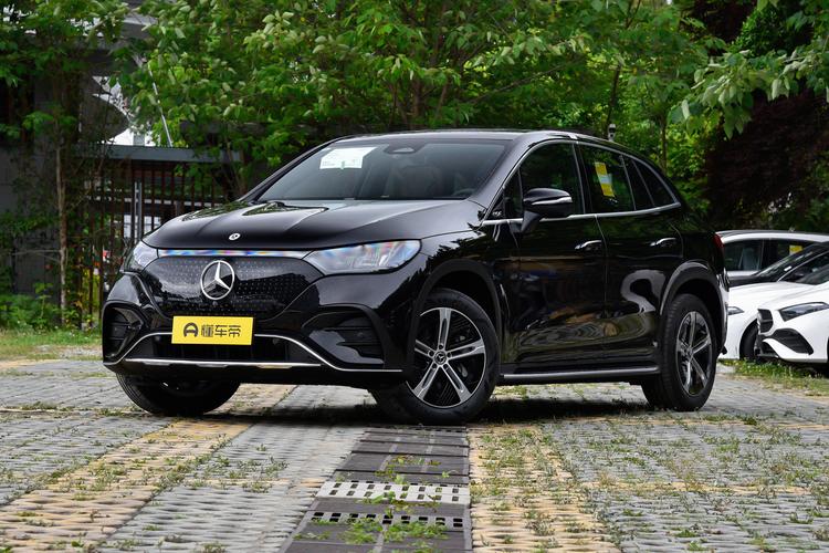 Mercedes-Benz EQE SUV - фото 1