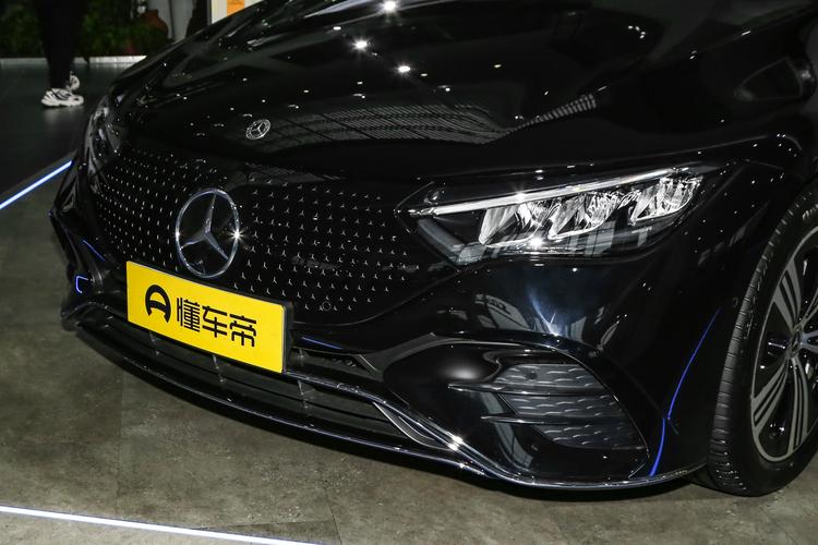 Mercedes-Benz EQE - фото 8