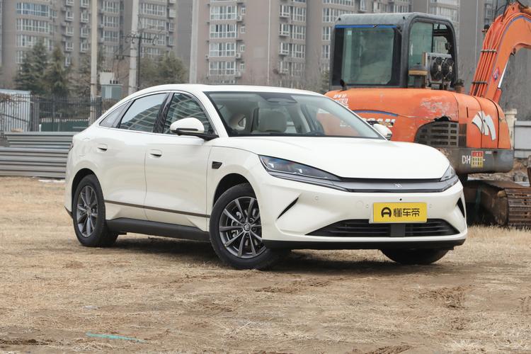 BYD Qin L EV - фото 3
