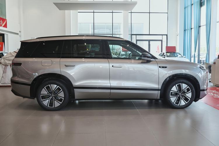 Volkswagen ID. ERA 9X - фото 8