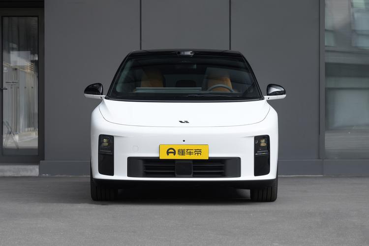 Li Auto i6 - фото 2